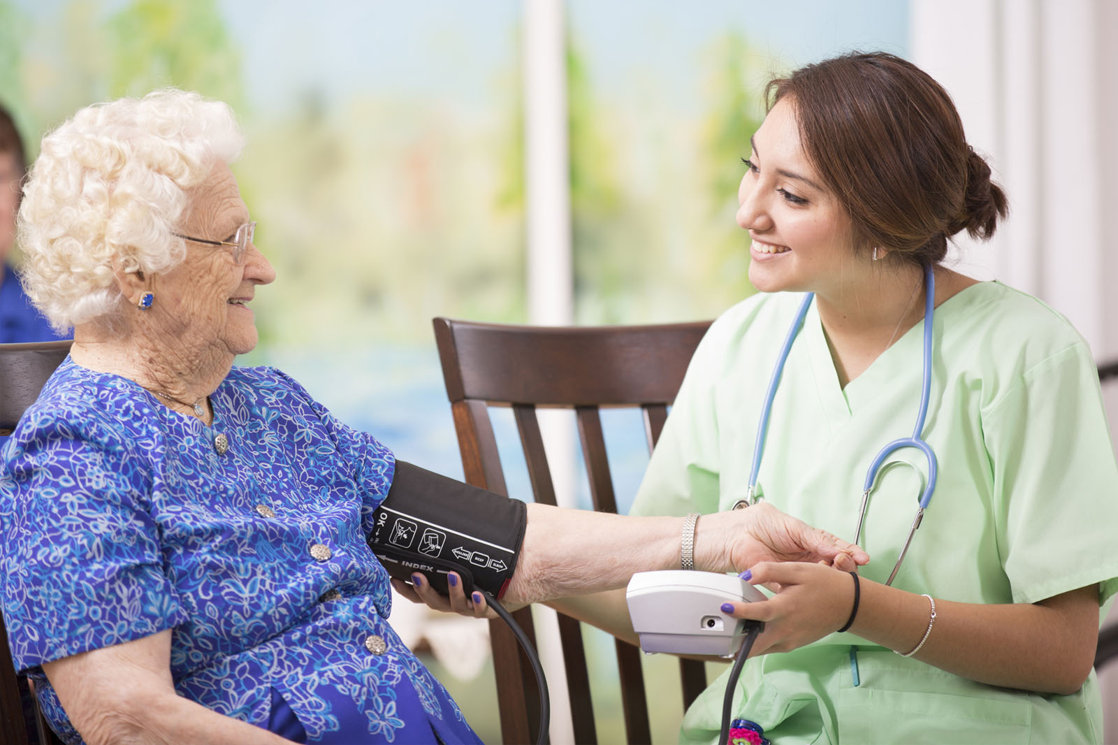خدمات مراقبتی پرستار سالمند در منزل